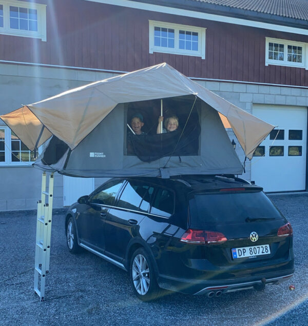 Taktelt til bil. Telt på biltaket. Overlanding med taktelt. Få et enkelt sted å campe på jakt.