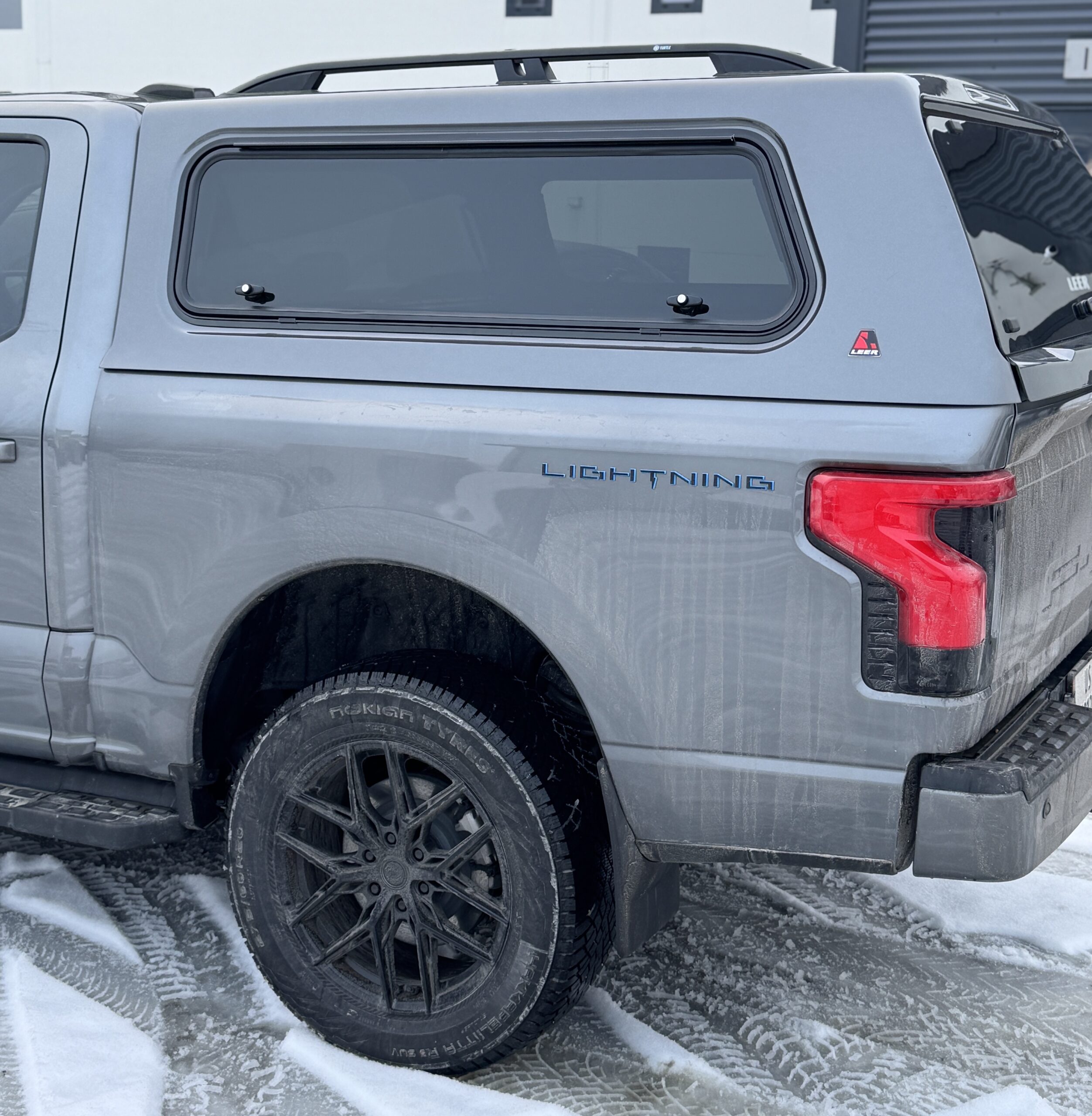 Rails 140 Leer 100XR