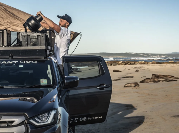 Plattform eller takgrind til Isuzu D-Max. Vi har Front Runner takrack til pickup.