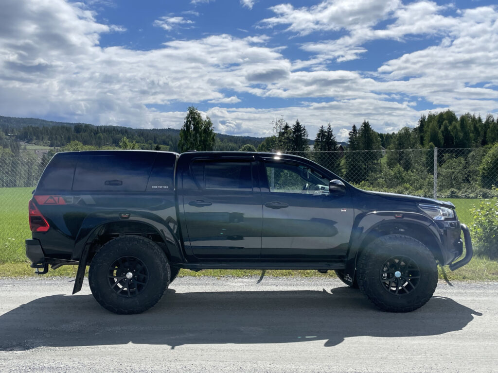 King Top 164 Toyota Hilux. Hardtop Toyota HIlux