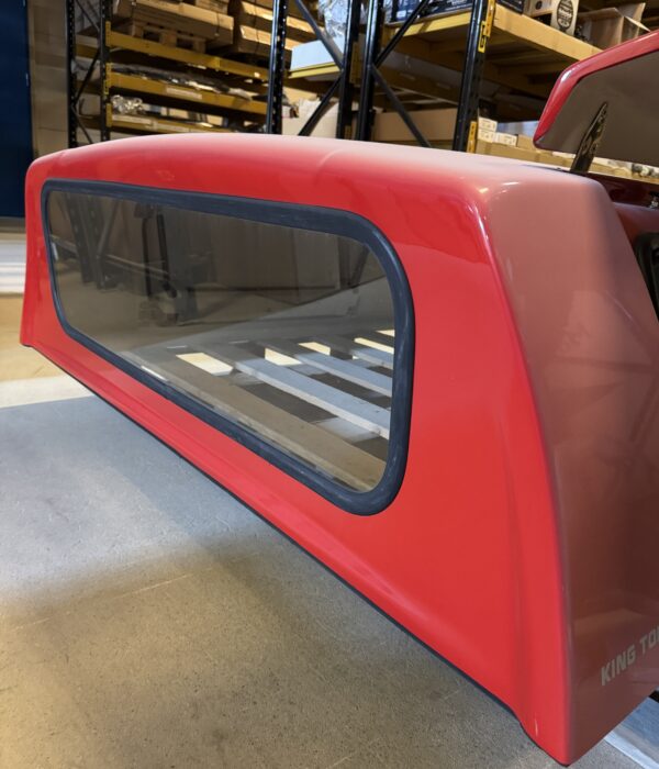 King Top 164, Super red. Hardtop Toyota HIlux