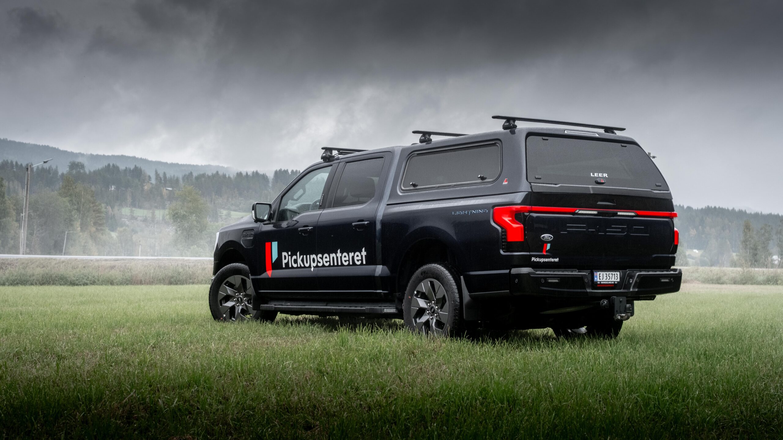 Leer 100XR hardtop på Ford F-150 Lightning