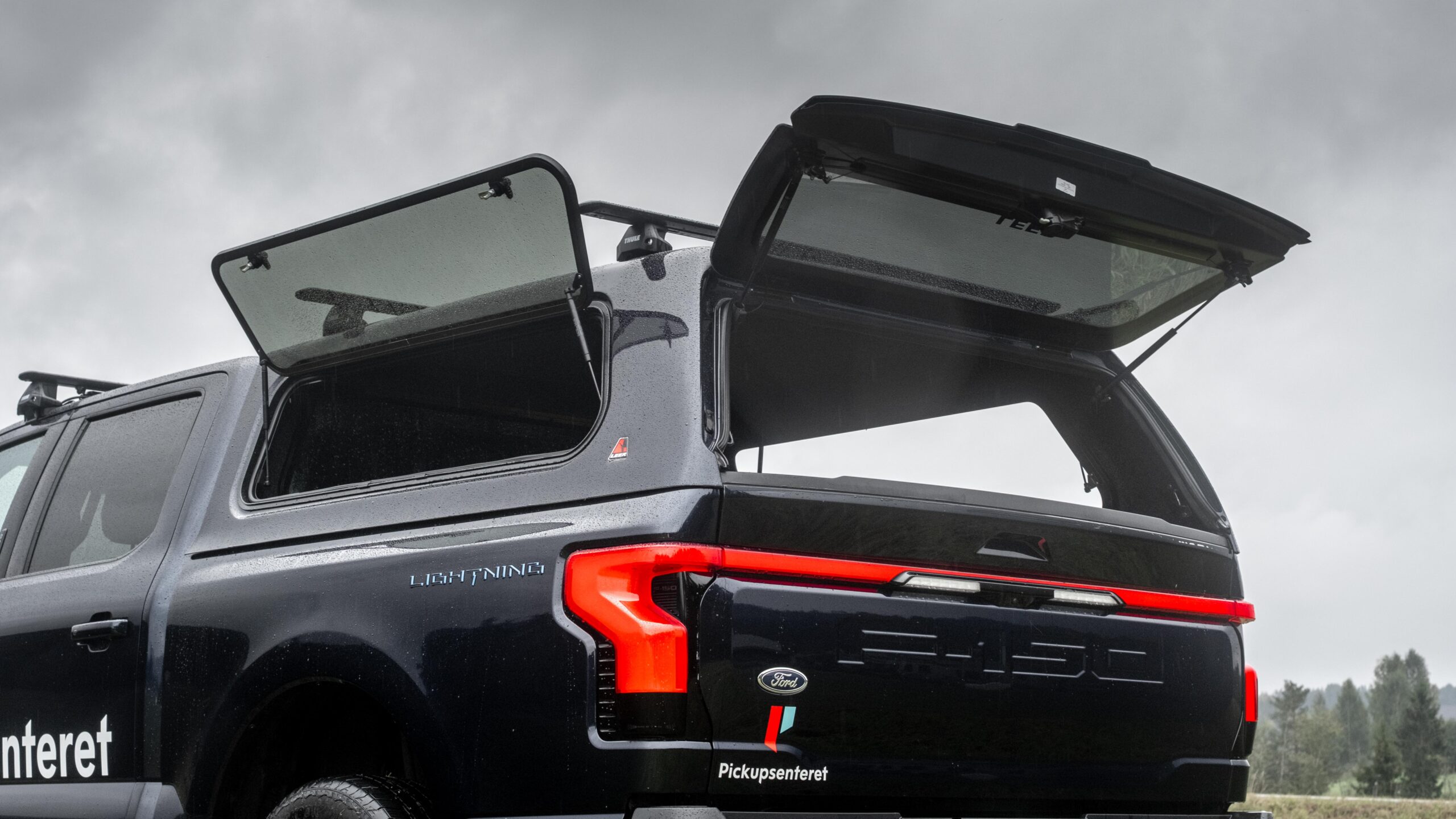 Leer 100XR hardtop på Ford F-150 Lightning