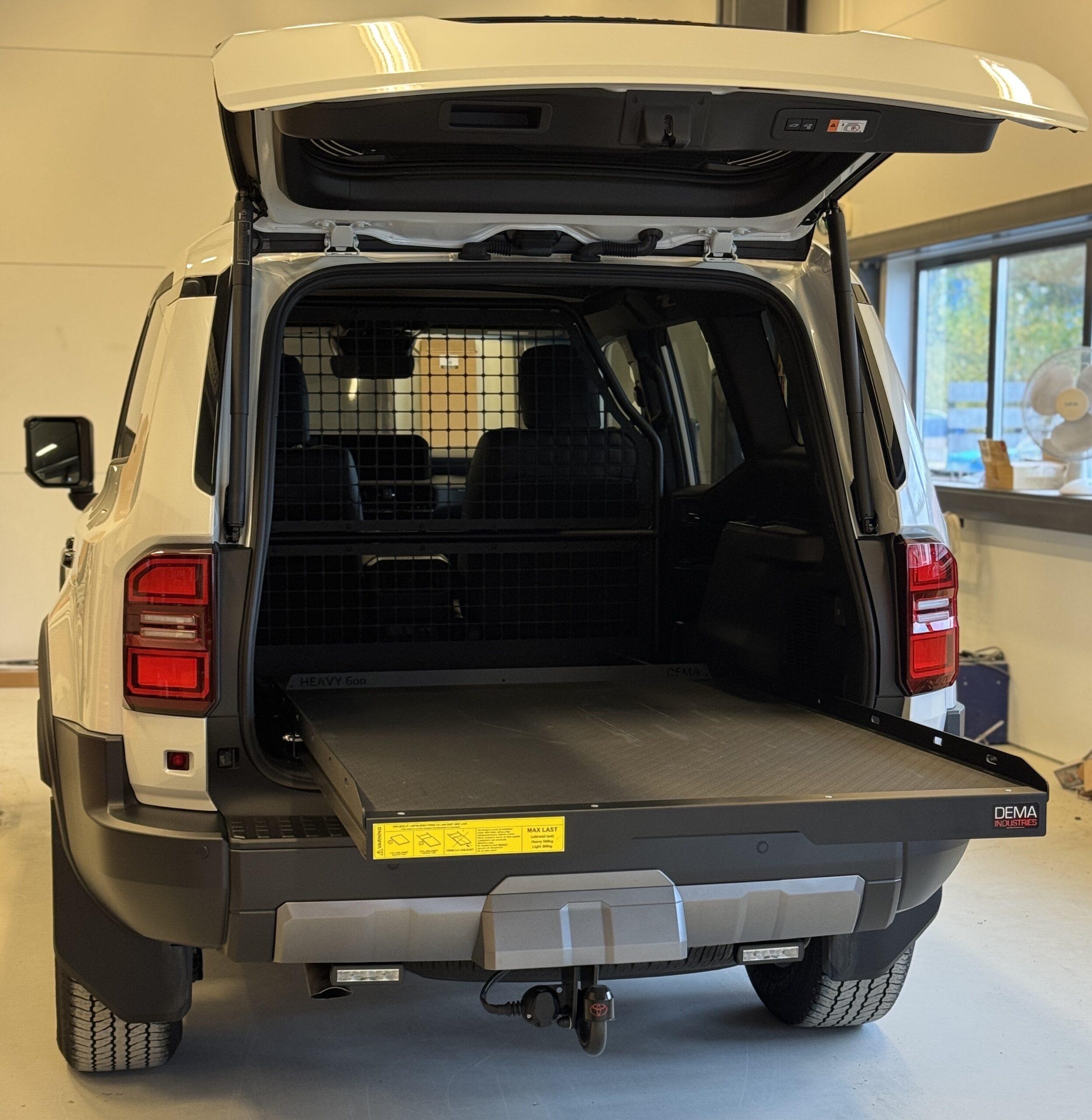 Planslede Toyota Land Cruiser. Innredning Toyota Land Cruiser